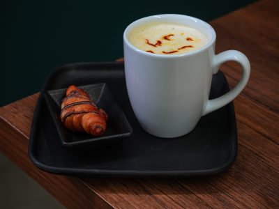 هات پسته زعفرانی (Hot Pistachio Saffron Milk)