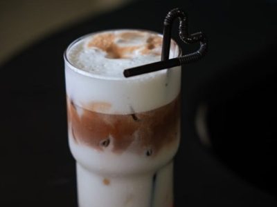 آیس کارامل ماکیاتو (Iced Caramel Macchiato)